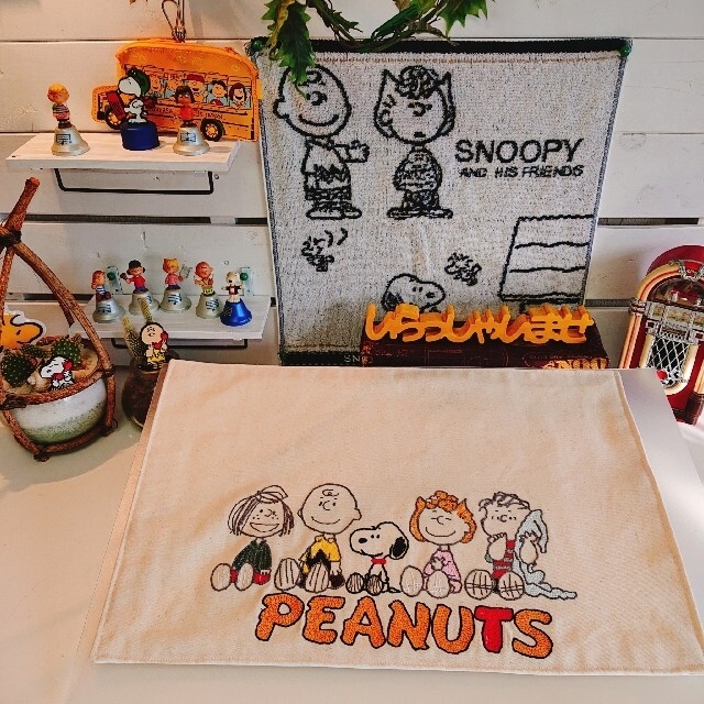 PEANUTS(ピーナッツ)のスヌーピー刺繍マット ハンドメイドのインテリア/家具(インテリア雑貨)の商品写真