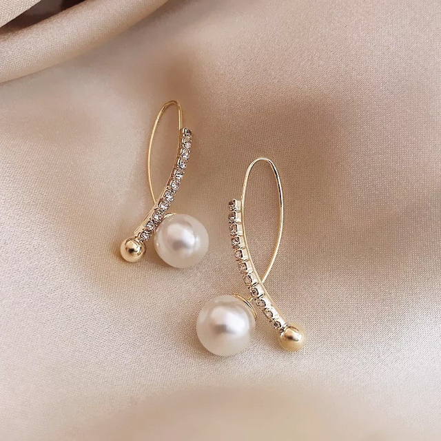 AHKAH(アーカー)のpearl zirconia drop pierce レディースのアクセサリー(ピアス)の商品写真