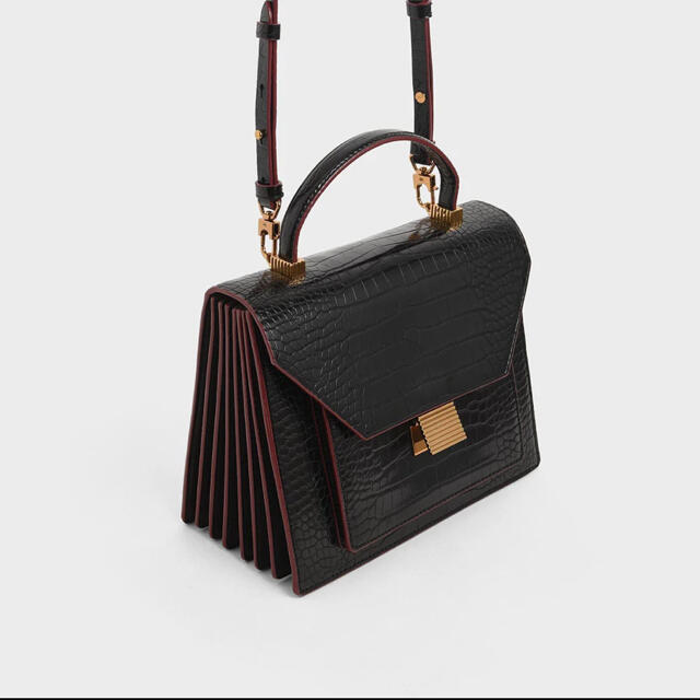 Charles and Keith(チャールズアンドキース)の【新品】トップハンドルバッグ【Charles & Keith】 レディースのバッグ(ショルダーバッグ)の商品写真