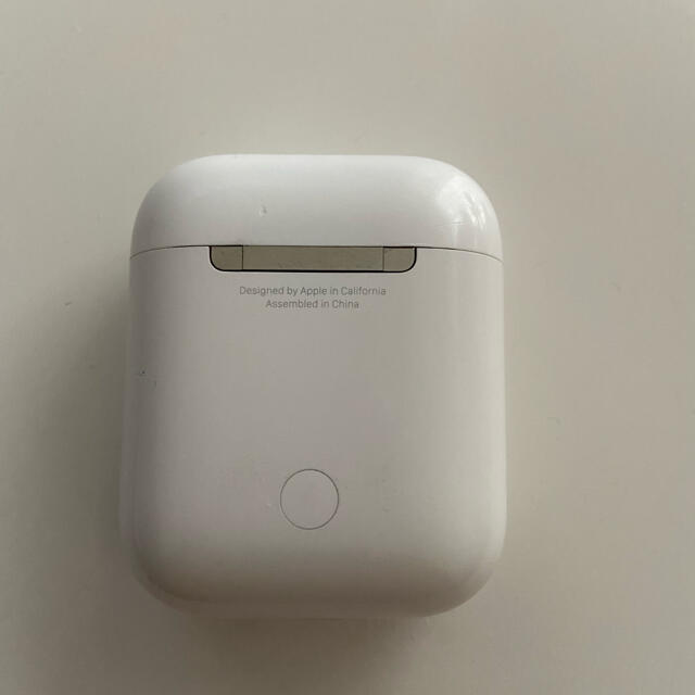 Apple(アップル)の【中古品】エアーポッズ AirPods 第一世代 正規品 スマホ/家電/カメラのオーディオ機器(ヘッドフォン/イヤフォン)の商品写真