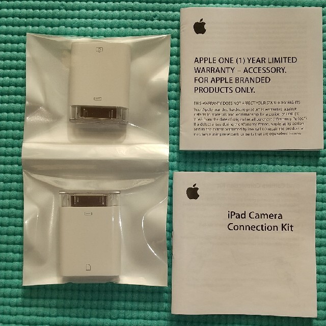 Apple(アップル)のiPad Camera Connection Kit スマホ/家電/カメラのスマホアクセサリー(ストラップ/イヤホンジャック)の商品写真