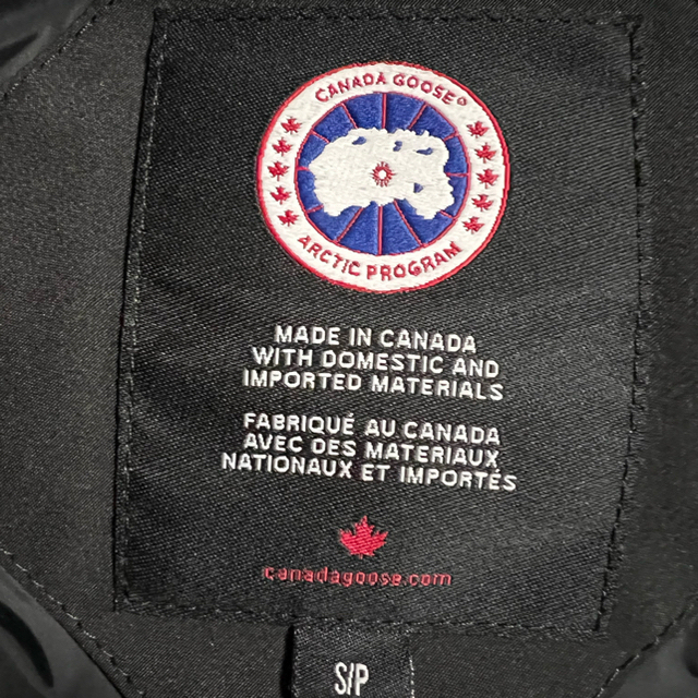 CANADA GOOSE(カナダグース)のカナダグース ダウンベスト メンズのジャケット/アウター(ダウンベスト)の商品写真