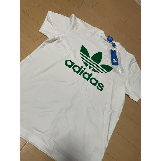 adidas(アディダス)のadidas originals ロゴTシャツ　ホワイト　Oサイズ メンズのトップス(Tシャツ/カットソー(半袖/袖なし))の商品写真