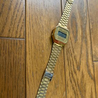 カシオ(CASIO)のカシオ　ゴールド　時計　箱なし(腕時計(デジタル))