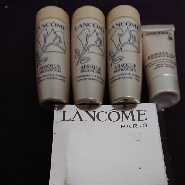 LANCOME(ランコム)のLANCOME アプソリュ プレシャスセル ローション 15ml×3+おまけ付き コスメ/美容のスキンケア/基礎化粧品(化粧水/ローション)の商品写真