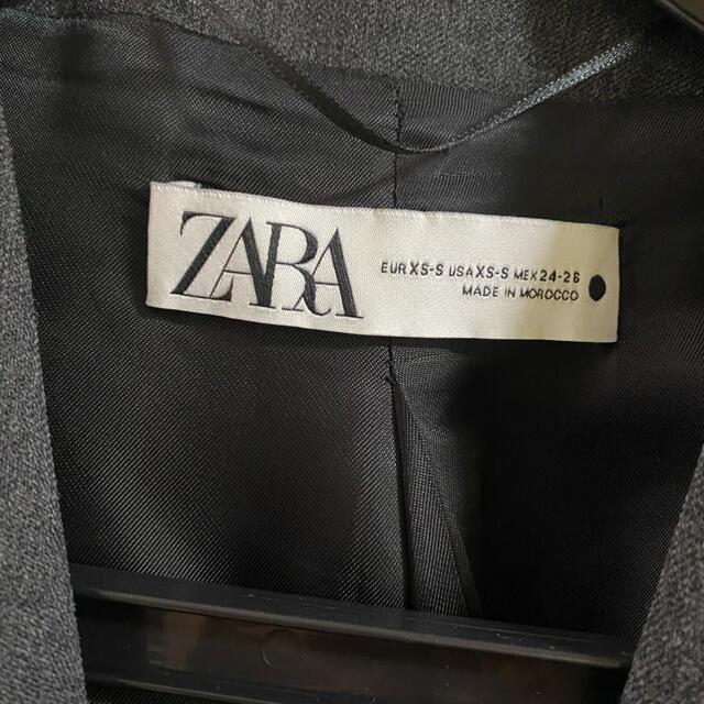 ZARA(ザラ)のZARA ベルト付ベスト レディースのトップス(ベスト/ジレ)の商品写真