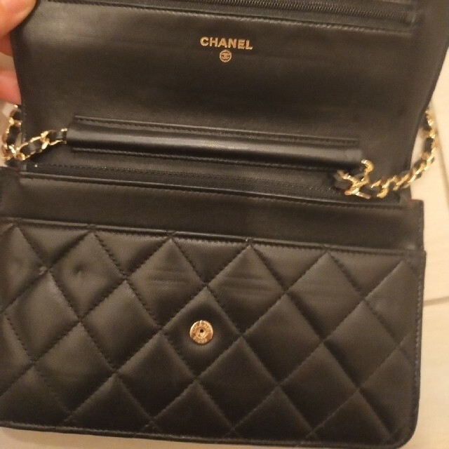 CHANEL(シャネル)のCHANEL　ほぼ新品　チェーンウォレット レディースのバッグ(ショルダーバッグ)の商品写真