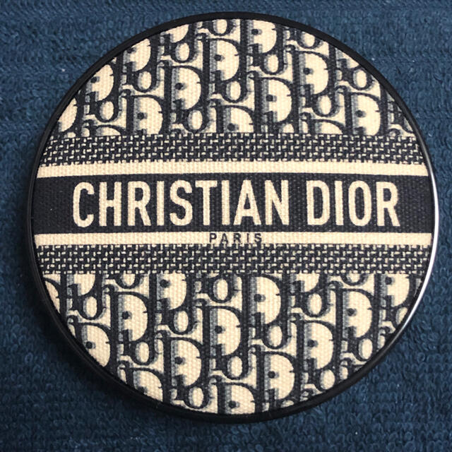 Christian Dior(クリスチャンディオール)のディオールスキン フォーエヴァークッションファンデーション 2N コスメ/美容のベースメイク/化粧品(ファンデーション)の商品写真