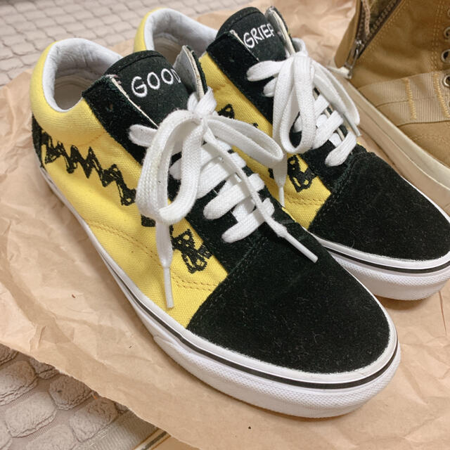 VANS THE PEANUTS SNOOPY コラボ　スニーカー　チャーリー