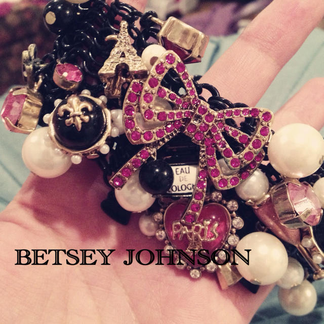 BETSEY JOHNSON(ベッツィジョンソン)のベッツィージョンソン♡5連ブレス レディースのアクセサリー(ブレスレット/バングル)の商品写真