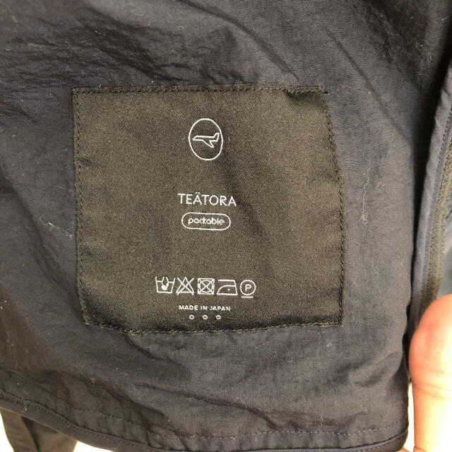 COMOLI(コモリ)のテアトラ　デバイスコート　ネイビー　L メンズのジャケット/アウター(ステンカラーコート)の商品写真