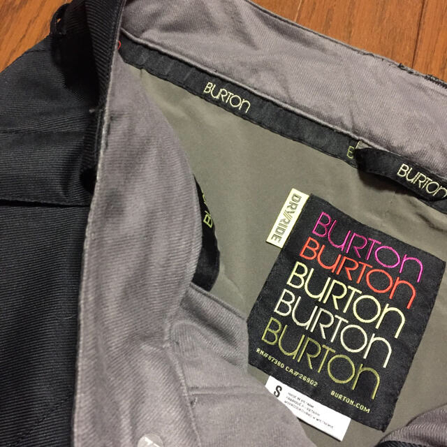 BURTON(バートン)の値下げ！バートン スノーボードウエアMパンツBURTON スポーツ/アウトドアのスノーボード(ウエア/装備)の商品写真