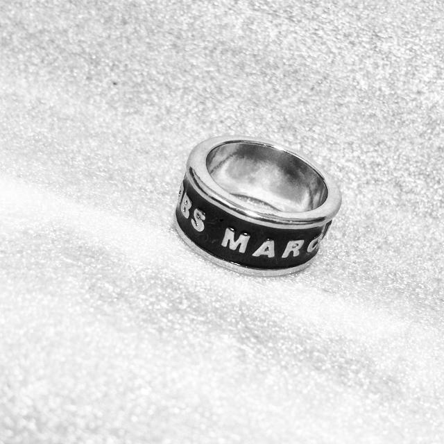 MARC BY MARC JACOBS(マークバイマークジェイコブス)のマークバイマークジェイコブス リング メンズのアクセサリー(リング(指輪))の商品写真