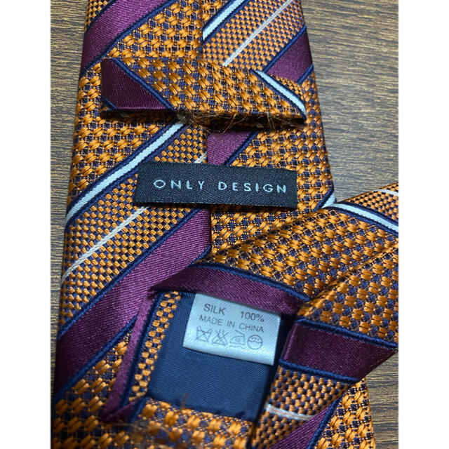 「複数購入値引可」シルクネクタイ　オレンジ　レジメンタル メンズのファッション小物(ネクタイ)の商品写真