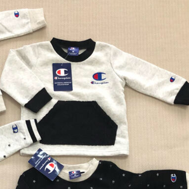 Champion(チャンピオン)の新品　90cm チャンピオン champion 裏起毛トレーナー　ズボン　新品 キッズ/ベビー/マタニティのキッズ服男の子用(90cm~)(Tシャツ/カットソー)の商品写真