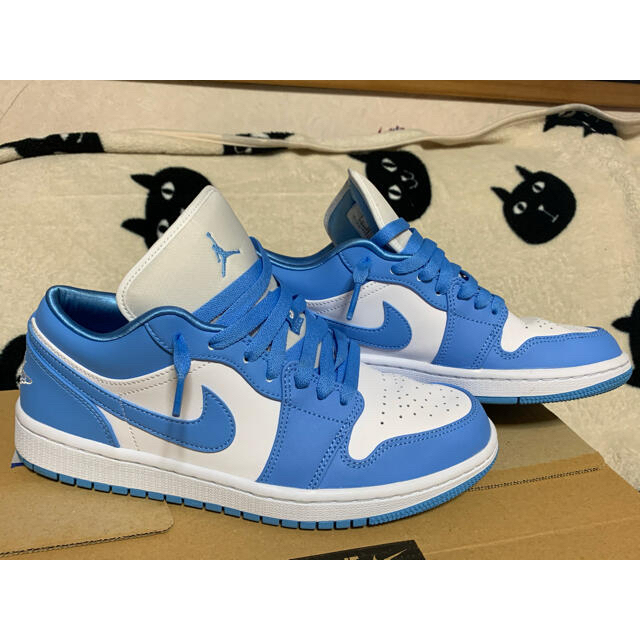 AIR JORDAN1LOW  UNC wmns 26