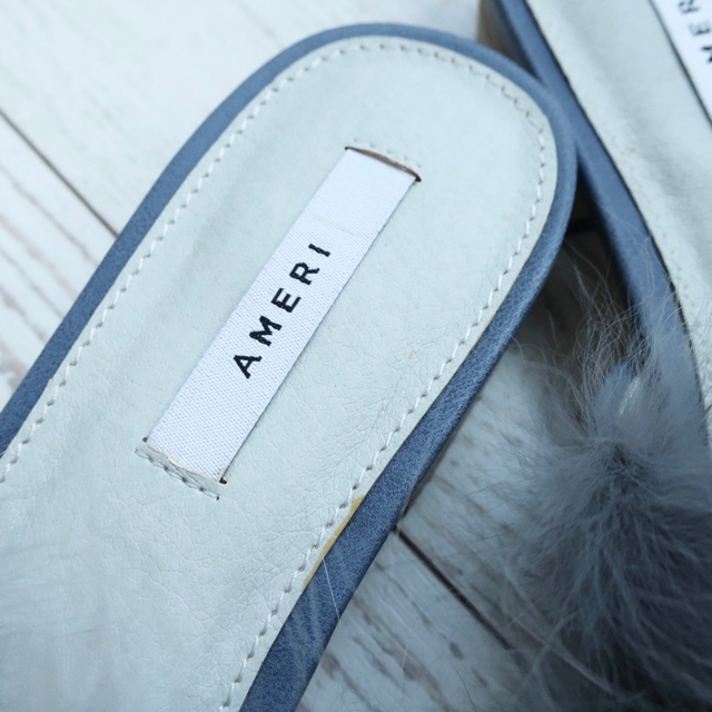 Ameri VINTAGE(アメリヴィンテージ)のＡＭＥＲＩ FOX FUR FLAT SANDAL レディースの靴/シューズ(ミュール)の商品写真