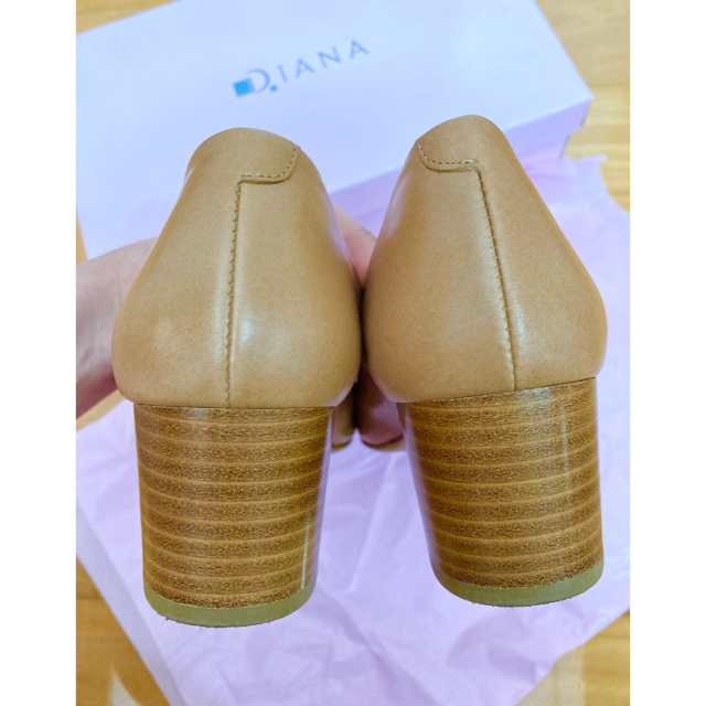 DIANA(ダイアナ)の【美品】ダイアナ スクエアトゥパンプス24.5cm レディースの靴/シューズ(ハイヒール/パンプス)の商品写真