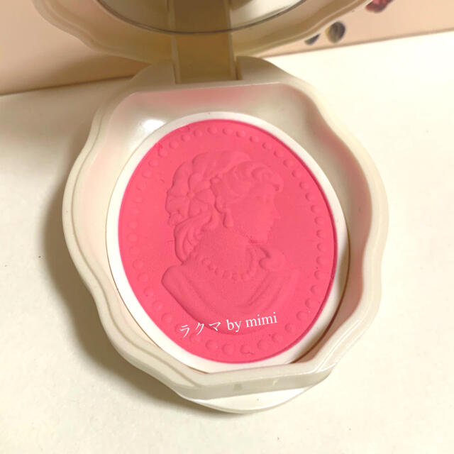 Les Merveilleuses LADUREE(レメルヴェイユーズラデュレ)の未使用 プレストチーク N06 LADUREE コスメ/美容のベースメイク/化粧品(チーク)の商品写真