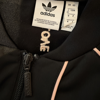 adidas - アディダス 大きめサイズ 花柄 刺繍 ジャージ ジャケット 