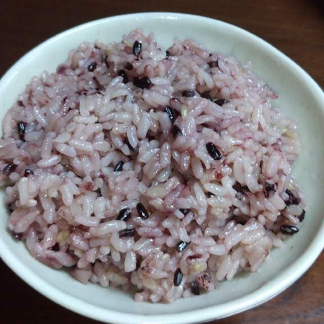 古代米黒米(朝紫)とイセヒカリ玄米のブレンド500g 食品/飲料/酒の食品(米/穀物)の商品写真