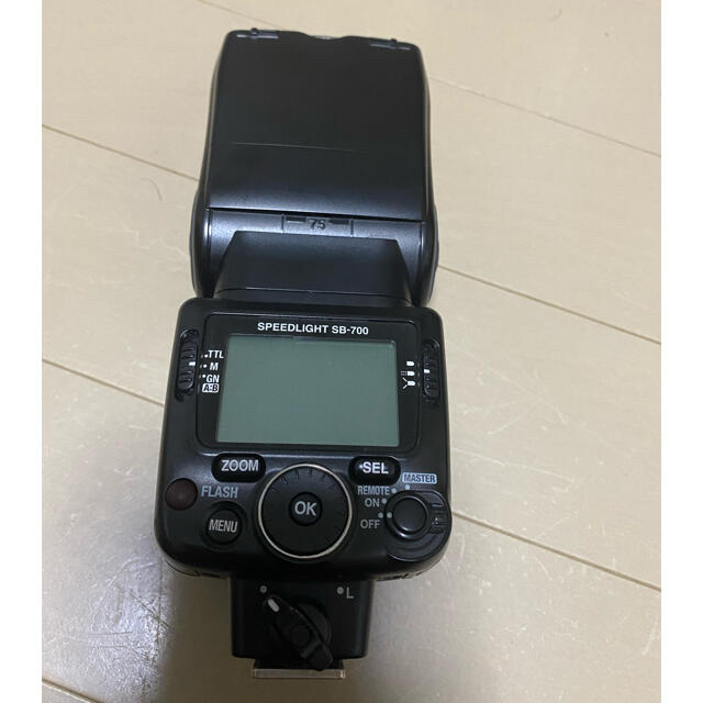 Nikon(ニコン)のNikon ストロボ　SB-700 中古品　美品 スマホ/家電/カメラのカメラ(ストロボ/照明)の商品写真