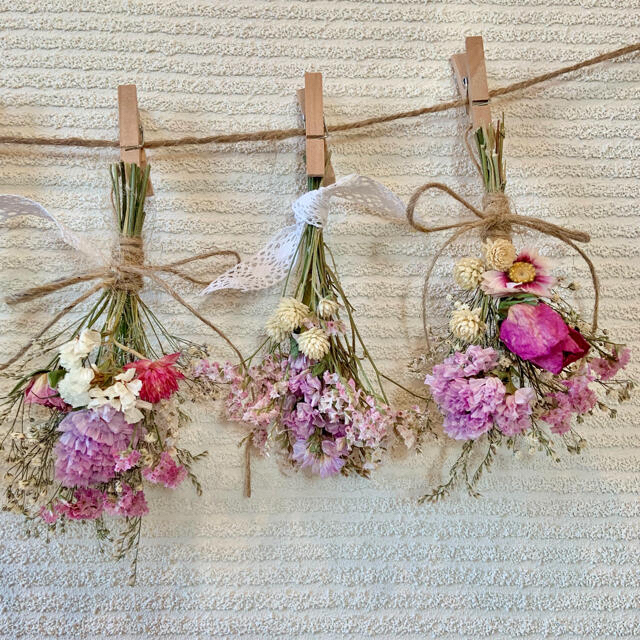 お花たっぷりドライフラワー スワッグ ガーランド❁104 ピンク 白 花束 ... ドライフラワー スワッグ ガーランド❁765ピンク白 薔薇ローズ スターチス花束
