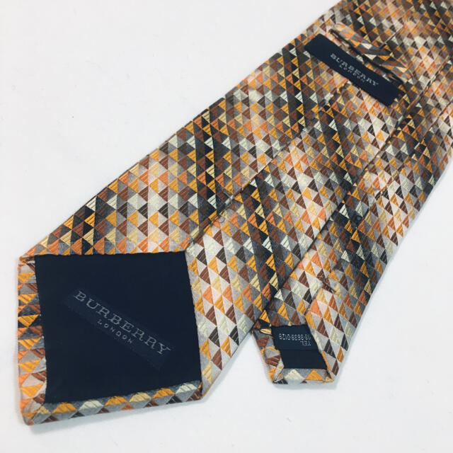 BURBERRY(バーバリー)の美品 バーバリー Burberry ネクタイ 我妻善逸 レア 早い者勝ち メンズのファッション小物(ネクタイ)の商品写真