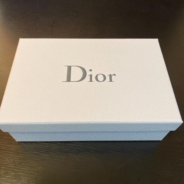 Dior(ディオール)のDior プレゼントボックス インテリア/住まい/日用品のオフィス用品(ラッピング/包装)の商品写真