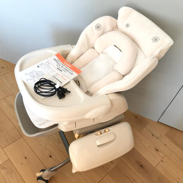 Combi ハイローチェア ロアンジュ オートスウィングRW-700 電動 Combi ハイローチェア ロアンジュ オートスウィングRW-700 電動