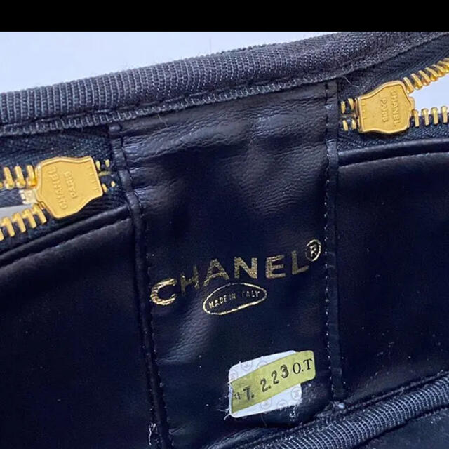 CHANEL(シャネル)のCHANEL キャビアスキン バニティ ココマーク レディースのファッション小物(ポーチ)の商品写真