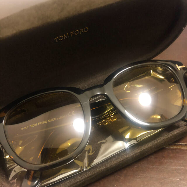 TOM FORD(トムフォード)のトムフォード　鼈甲　サングラス メンズのファッション小物(サングラス/メガネ)の商品写真