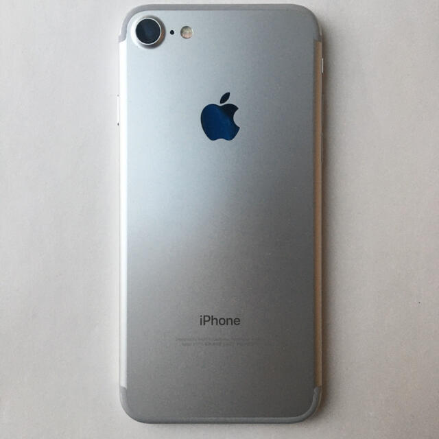 定番新作 iPhone - iPhone7 silver 128GB SIMフリー　美品の通販 by Flower｜アイフォーンならラクマ 大人気新作
