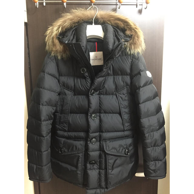 MONCLER(モンクレール)のモンクレール クルーニー moncler cluny ファー ダウンジャケット メンズのジャケット/アウター(ダウンジャケット)の商品写真