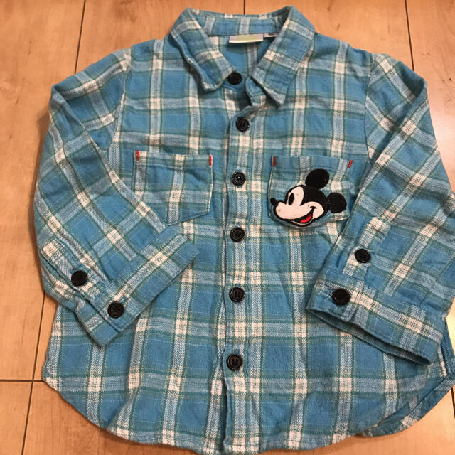 Disney(ディズニー)のミッキーマウス　チェックシャツ　80 キッズ/ベビー/マタニティのベビー服(~85cm)(シャツ/カットソー)の商品写真