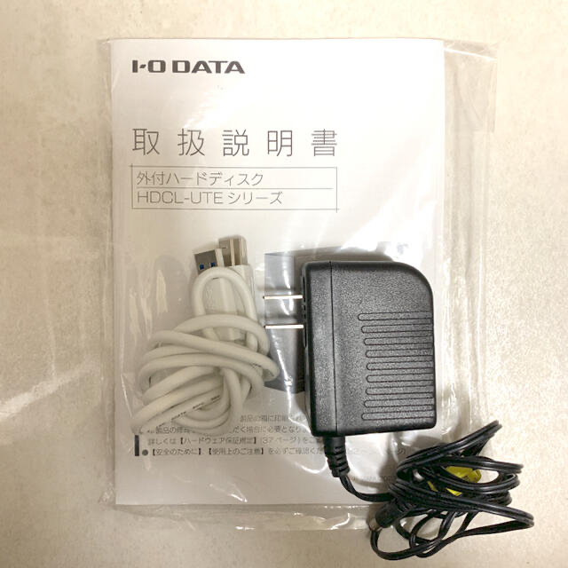 IODATA(アイオーデータ)の外付けHDD 大容量 3TB IODATA HDCL-UTE3W スマホ/家電/カメラのPC/タブレット(PC周辺機器)の商品写真
