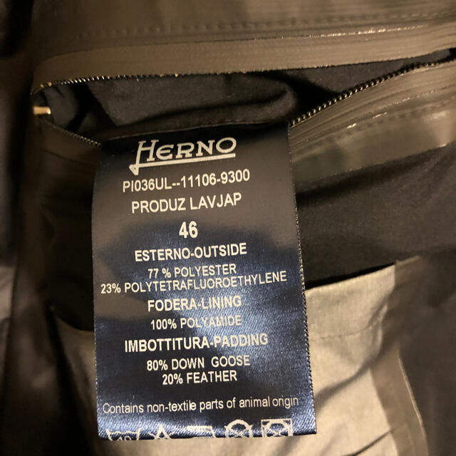 HERNO(ヘルノ)のお値下げ 迅速発送 お値下げ ヘルノ ダウン 黒 46 メンズのジャケット/アウター(ダウンジャケット)の商品写真