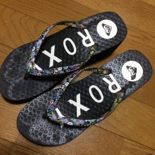 ロキシー(Roxy)のROXY☆花柄ヒールビーチサンダル(サンダル)