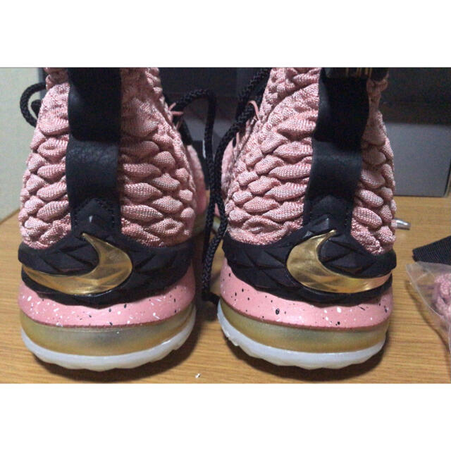 NIKE(ナイキ)のNIKE lebron 15 rust pink メンズの靴/シューズ(スニーカー)の商品写真
