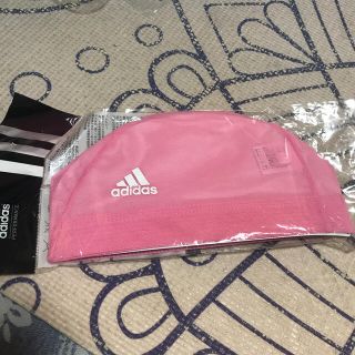 アディダス(adidas)のadidas ﾒｯｼｭｽｳｨﾑｷｬｯﾌﾟ 新品 ﾋﾟﾝｸ(水着)