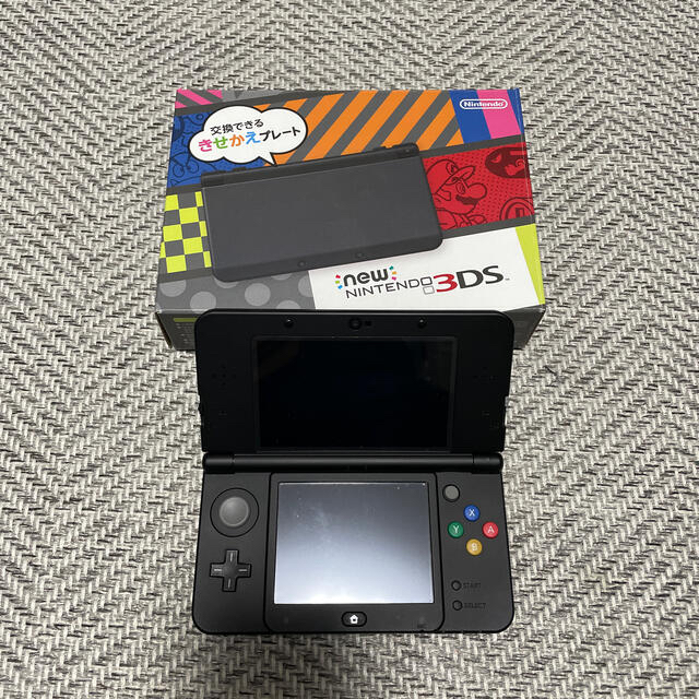 ニンテンドー3DS(ニンテンドー3DS)の明和様専用new ニンテンドー　3DS ブラック エンタメ/ホビーのゲームソフト/ゲーム機本体(携帯用ゲーム機本体)の商品写真