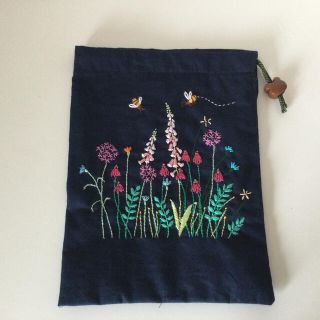 ハンドメイド刺繍巾着(ポーチ)