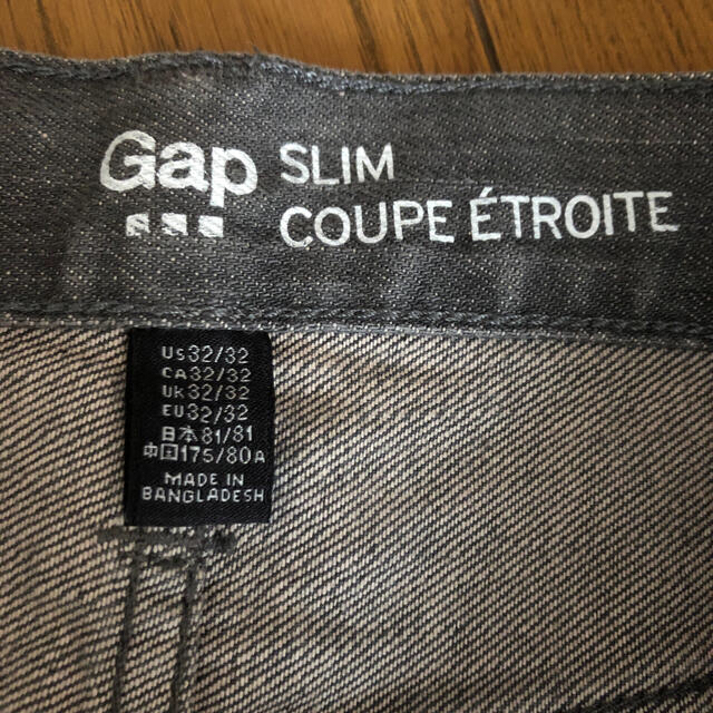 GAP(ギャップ)の美品　GAP  スリムデニム　グレー　ブラック　32×32 メンズのパンツ(デニム/ジーンズ)の商品写真