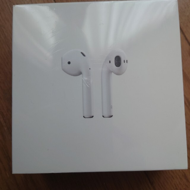 Apple(アップル)のAirPods 新品未開封 スマホ/家電/カメラのオーディオ機器(ヘッドフォン/イヤフォン)の商品写真