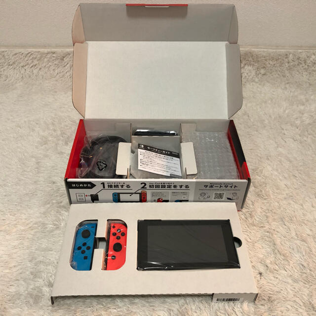 新品　任天堂スイッチ本体　Nintendo Switch本体レッド×ブルー