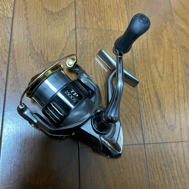 最新作の Shimano シマノ 15 バス エギ アオリ ツインパワー 2500hgs リール