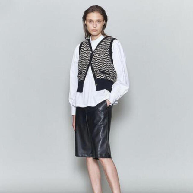 BEAUTY&YOUTH UNITED ARROWS(ビューティアンドユースユナイテッドアローズ)のTRIANGLE JACQUARD KNIT VEST  6(roku) ベスト レディースのトップス(ベスト/ジレ)の商品写真