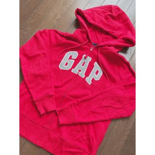 ギャップ(GAP)の美品☆GAP赤パーカー(パーカー)