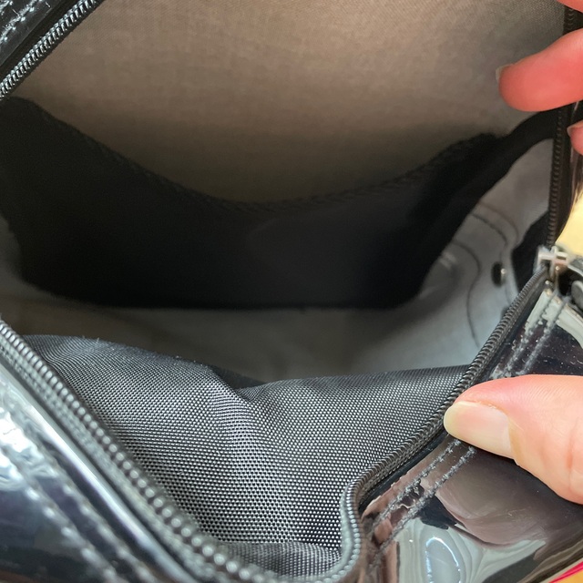 YONEX(ヨネックス)のヨネックス　エナメル　バック レディースのバッグ(ショルダーバッグ)の商品写真