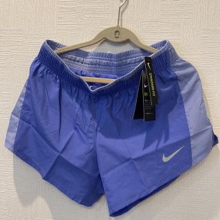 ナイキ(NIKE)のタグ付き新品！NIKE ナイキ ショートパンツ〜レディースSサイズ(ウェア)